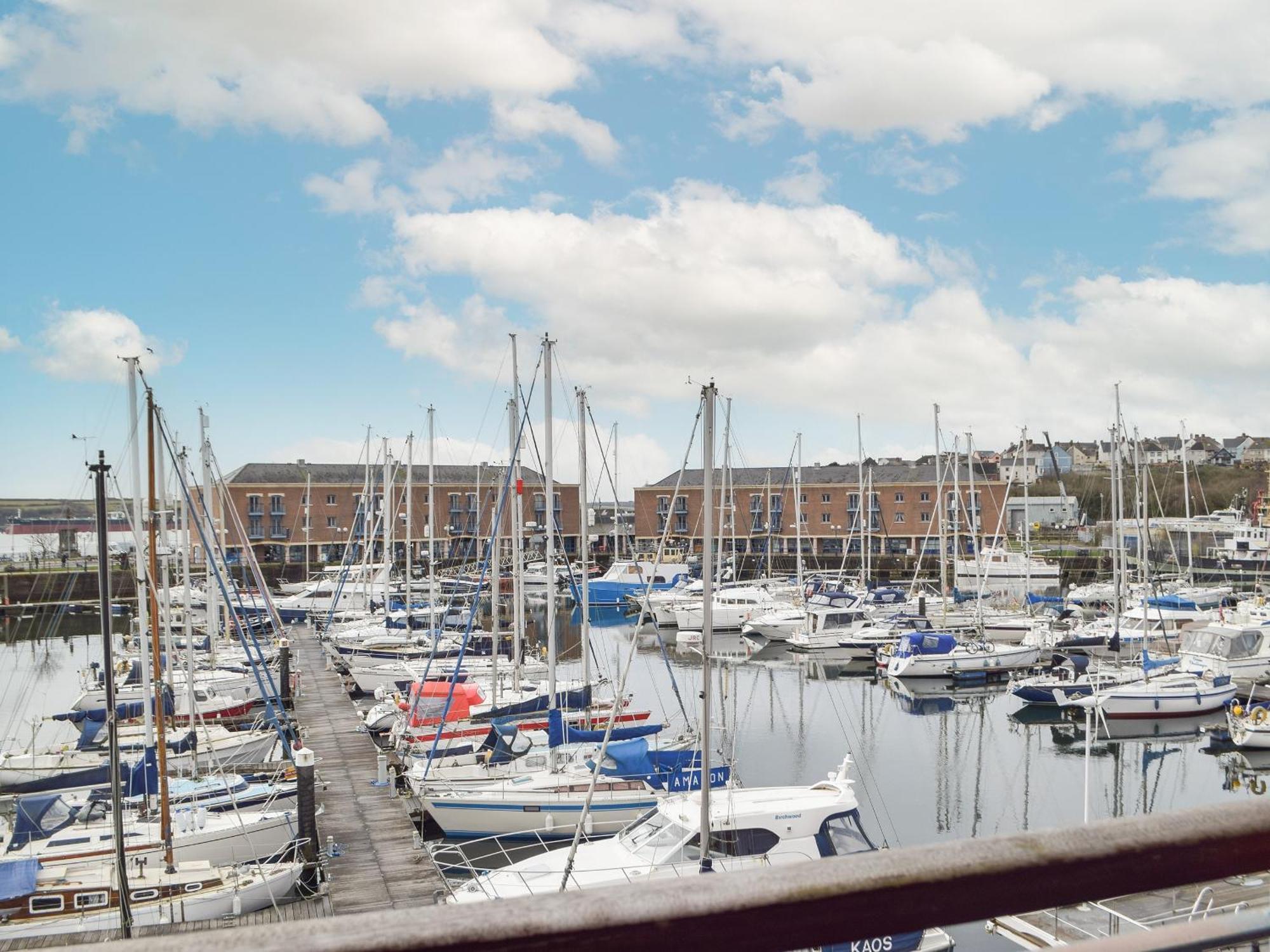 Sovereign House Milford Haven Exterior foto